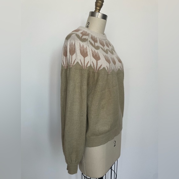 Japanese Tulip Yoke Sweater - Picture 2 of 3